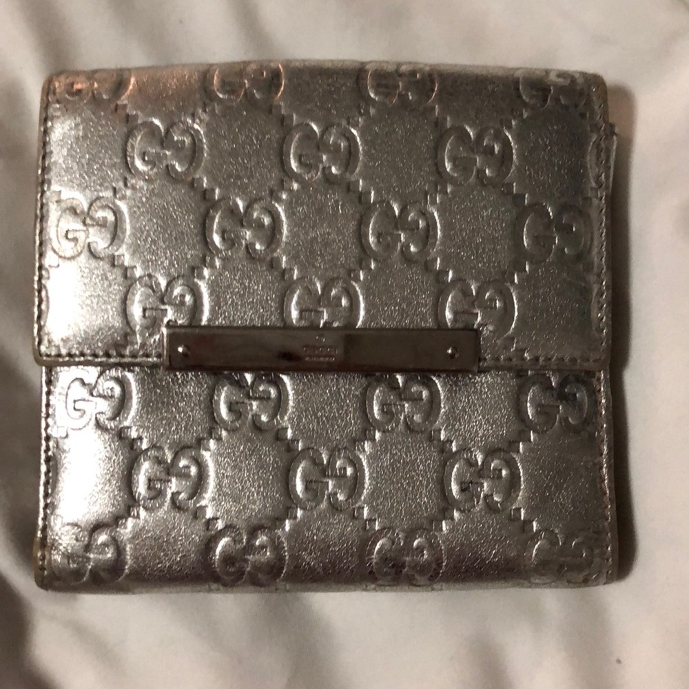 Silver Gucci guccisima wallet
